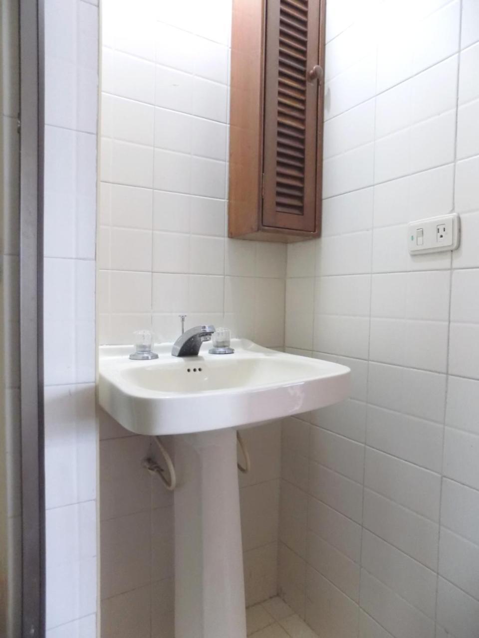 Room And Private Bathroom At Chapinero Alto Богота Экстерьер фото